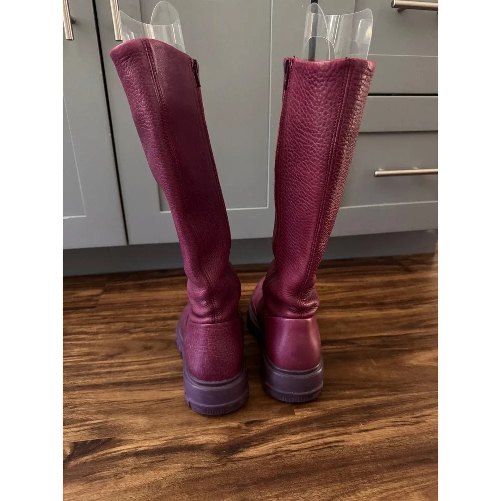 John Fluevog Magenta Pebbled Leather Tall Lug‎ Sole Boots Made in Portugal W6 M4
